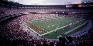 COMMANDERS RETURN TO WASHINGTON AND THE RFK SITE
